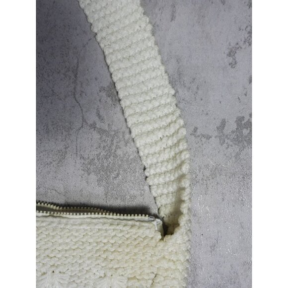 Vintage White Crochet Tote Shoulder Bag - Picture 7 of 8